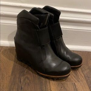 Sorel healed boots